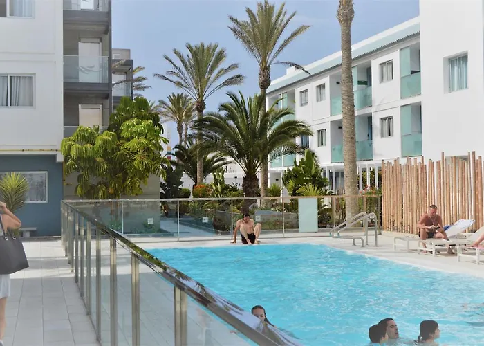 Cozy & Confortable Junior By Bristo Sunset # Good Wifi, Terrace And Pool Lägenhet