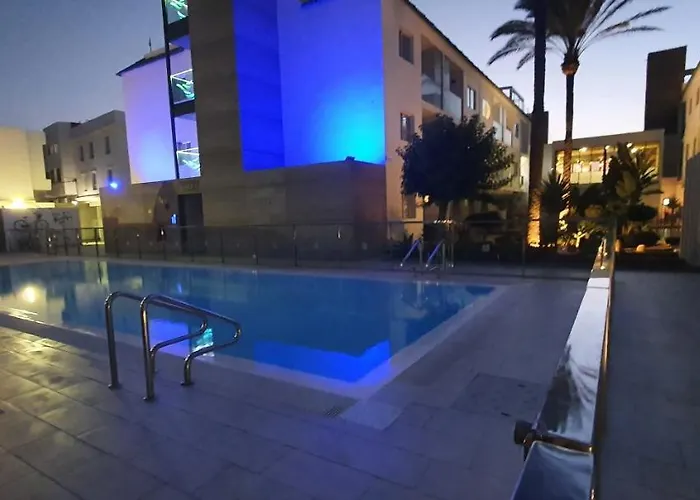 شقة Cozy & Confortable Junior By Bristo Sunset # Good Wifi, Terrace And Pool *