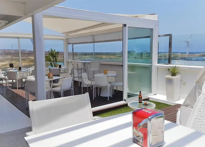 شقة Cozy & Confortable Junior By Bristo Sunset # Good Wifi, Terrace And Pool *