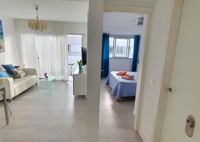 Cozy & Confortable Junior By Bristo Sunset # Good Wifi, Terrace And Pool شقة *