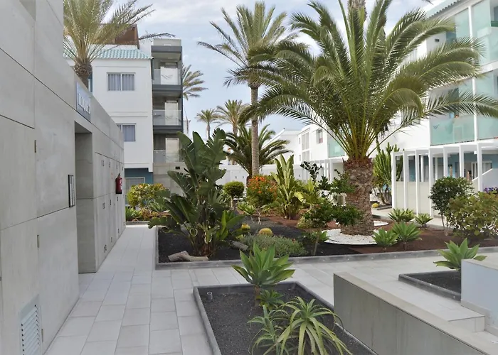 شقة Cozy & Confortable Junior By Bristo Sunset # Good Wifi, Terrace And Pool كوراليهو